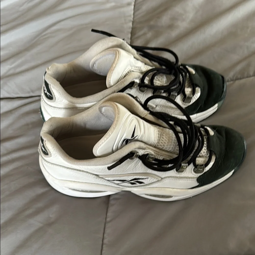 Allen Iverson’s Reebok Questions in 
 White and Black size 9.5 - Picture 5 of 6